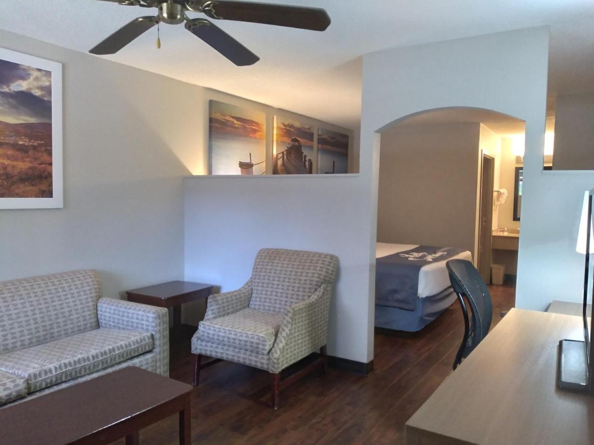 Days Inn & Suites By Wyndham Peachtree City Bagian luar foto