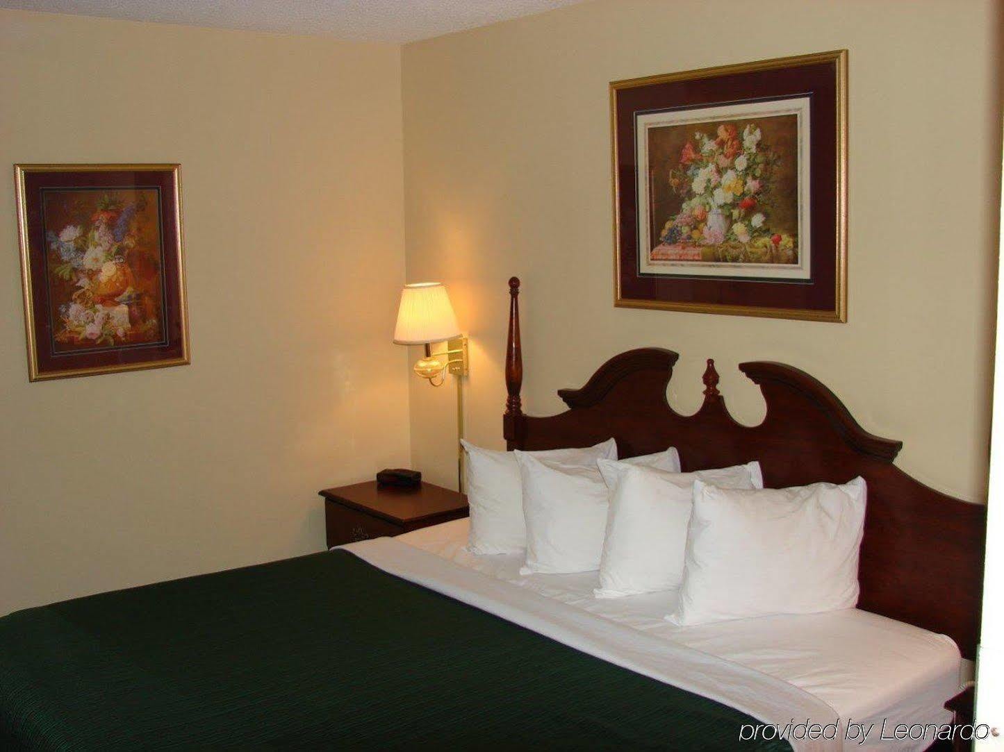 Days Inn & Suites By Wyndham Peachtree City Bagian luar foto