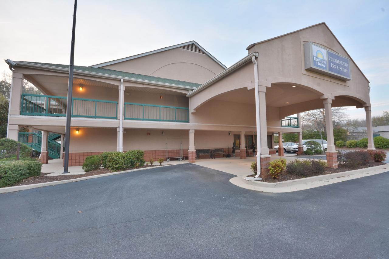 Days Inn & Suites By Wyndham Peachtree City Bagian luar foto