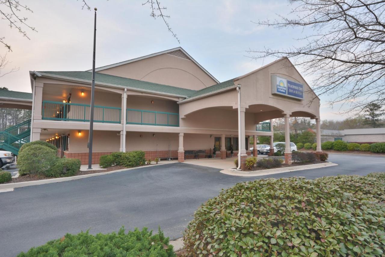 Days Inn & Suites By Wyndham Peachtree City Bagian luar foto